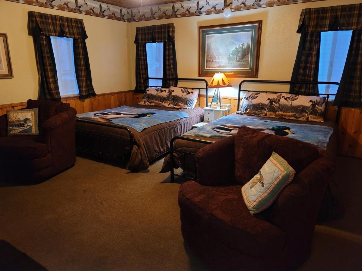 Hillcrest Suites & Cabins Биг Беър Лейк Екстериор снимка