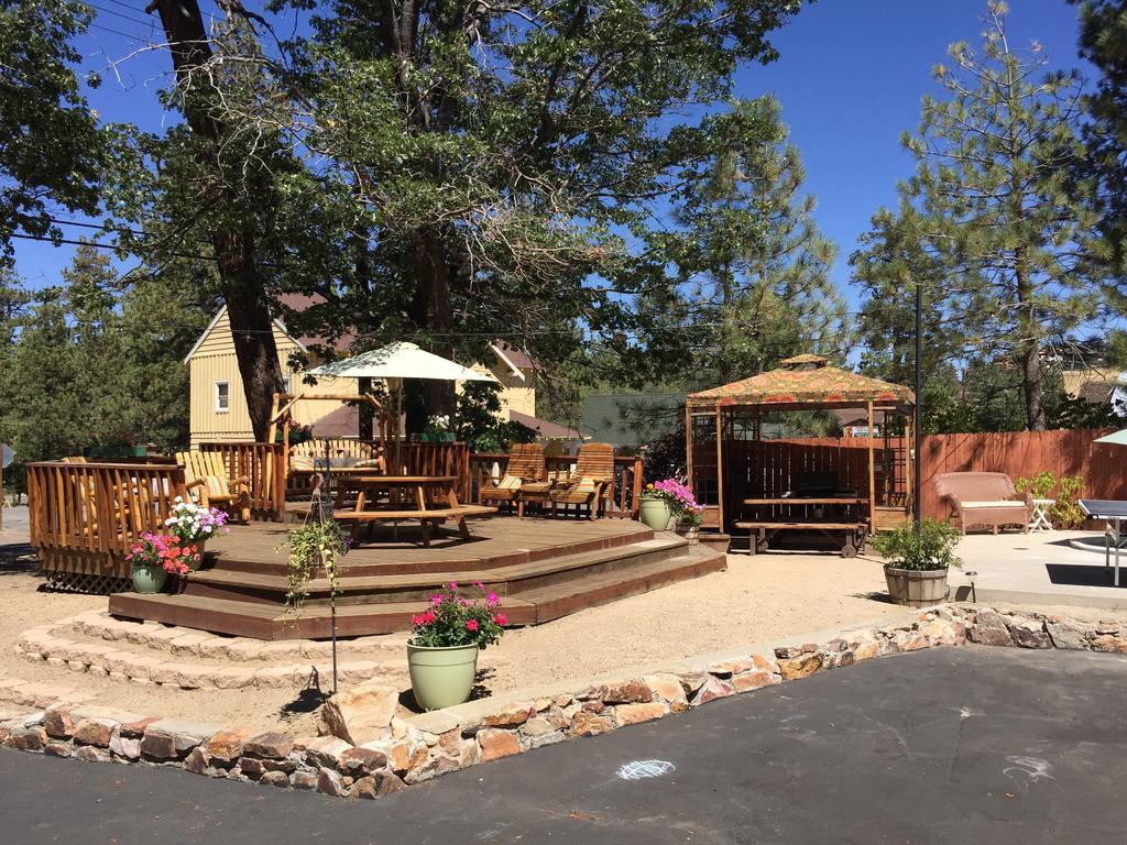 Hillcrest Suites & Cabins Биг Беър Лейк Екстериор снимка