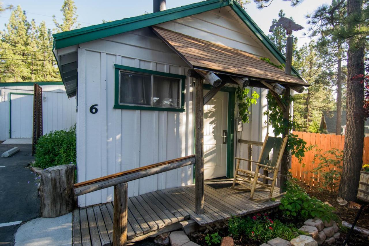 Hillcrest Suites & Cabins Биг Беър Лейк Екстериор снимка